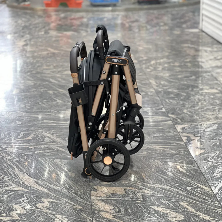 کالسکه مسافرتی