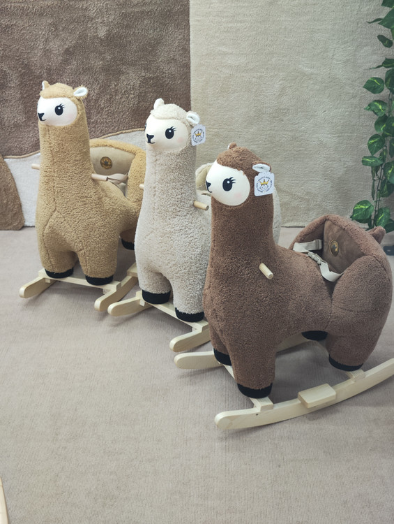 راکر عروسکی با پای چوب راش و پارچه پولیشی ضد حساسیت و دسته چوبی برای بازی کودک – سیسمونی مانینی شاپ